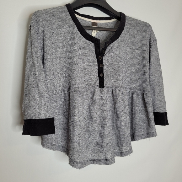 Free People Cropped Gray Thermal - Picture 2 of 11